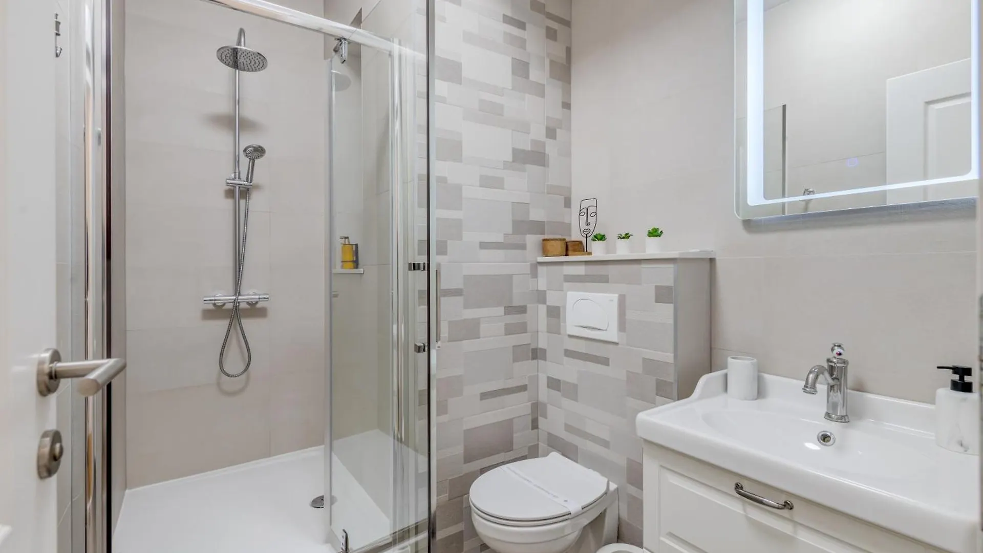 Finn Luxury Rooms Split Appartement